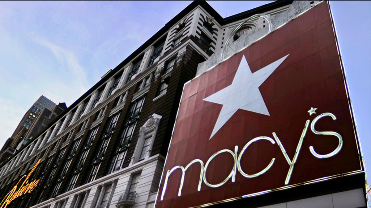 Macy’s is selling a $200 Nike puffer jacket for only $120, and shoppers say it’s ‘very warm’