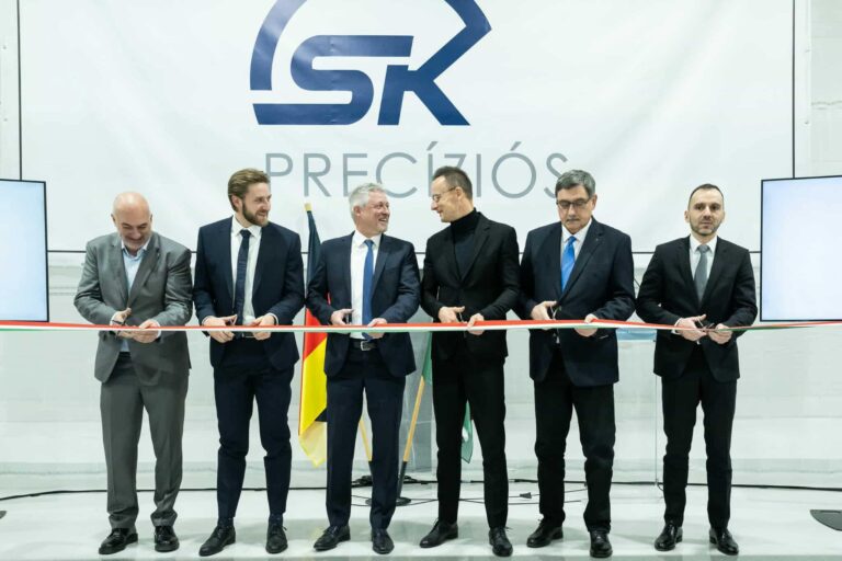 Car manufacturing in trouble in Hungary? 1 new plant and a new production hall inaugurated just today