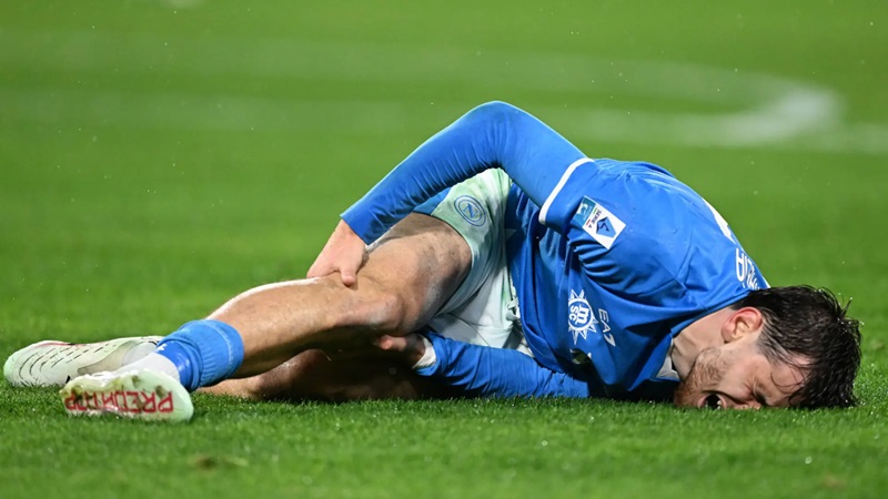 Napoli Winger Kvaratskhelia Sidelined With Knee Sprain