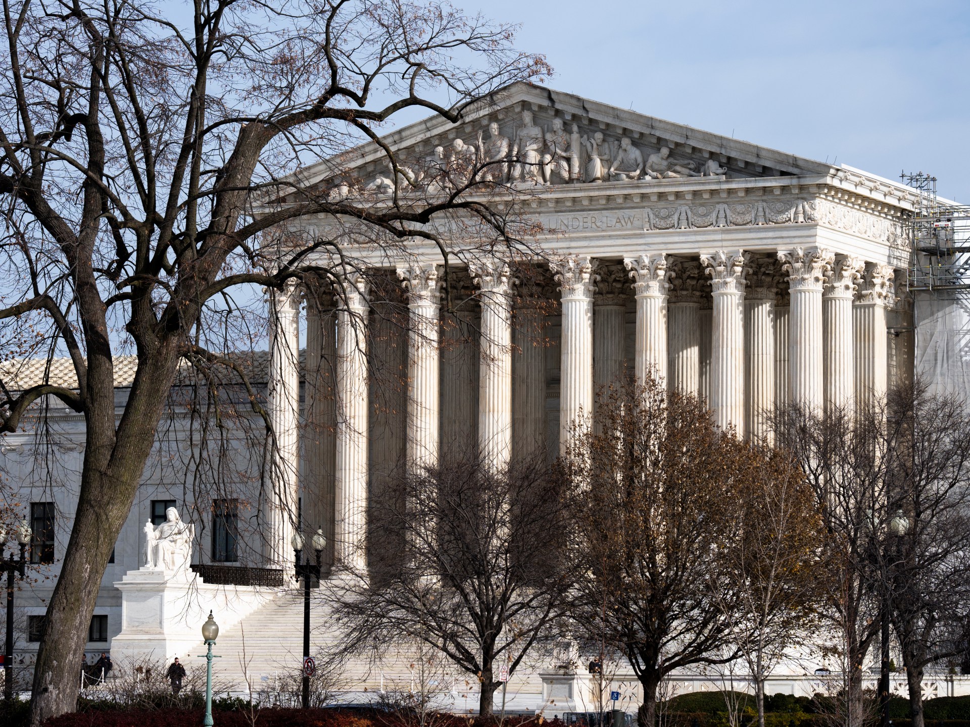 Trump asks US Supreme Court to lift ban on deportations under wartime law