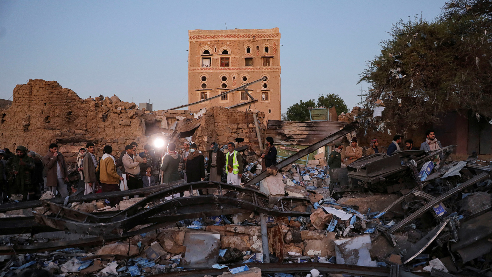 US air strikes hit residential area in Yemen’s capital