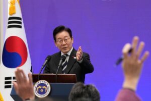 South Korean president mulls apology to North