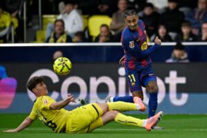 Barcelona see off Villarreal with goals from Raphinha and Yamal