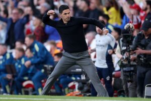 Arsenal narrowly beat Newcastle to regain Premier League lead over Man City