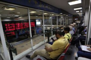 Iran eyes challenging stock market reopening after lengthy war closure