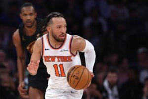 Knicks rally from 22 points down to stun Cavs in overtime