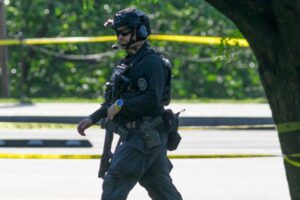 US police responding to reports of shots fired near White House