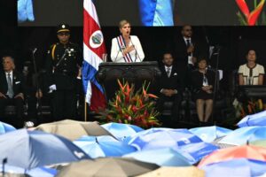 Laura Fernandez sworn in as Costa Rica’s new president
