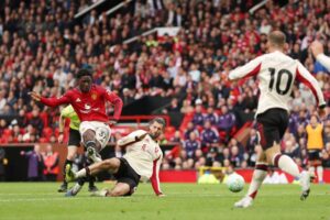 Man United beat Liverpool 3-2 to secure Champions League qualification