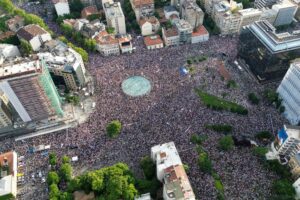 Tens of thousands rally in Serbia for antigovernment demonstrations