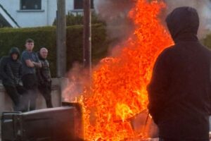 ‘Thuggery’: Belfast police fire water cannon at anti-immigration protests
