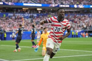 USA hit Paraguay for four in dream start to their World Cup campaign