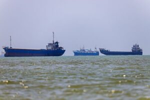 UN starts evacuating 11,000 stranded sailors from Strait of Hormuz