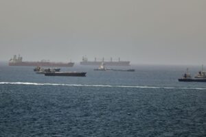 Oil hits 1-month high as US-Iran fighting clouds Strait of Hormuz outlook