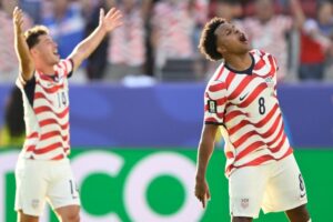 USA beat Bosnia 2-0 despite Balogun red card, enter World Cup last 16