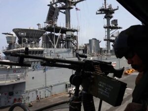 US and Iran hit pause on strikes for second day