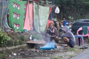 Thousands await aid after deadly Indonesia quake as rescue work conducted